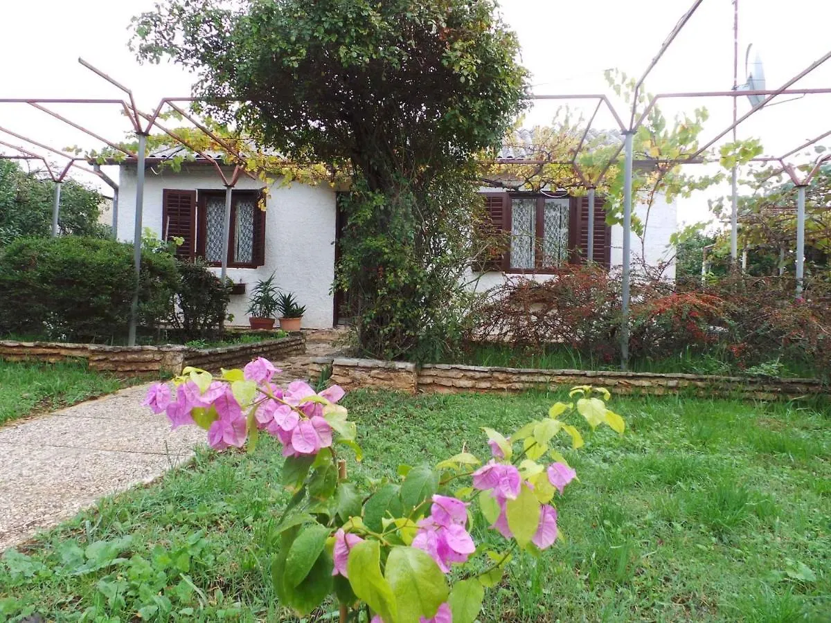 Holiday Home In Fazana/Istrien 11242 Horvátország